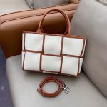 Women Fashion Crossbody Bag Style: 526 - Image 3